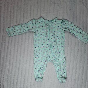 Simple joys Carter's Sleeper 0-3mo